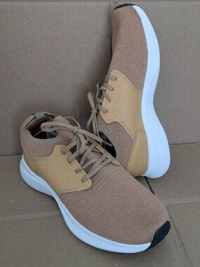 Women’s Travel Athletic Sneakers Powder Size 7.5 ( 38) Brown .New without tag.